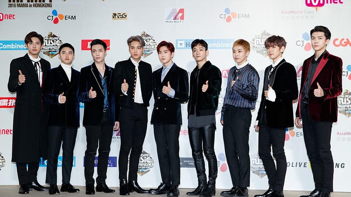 Lirik Lagu Monster - EXO