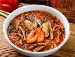 Jjamppong: Mie Seafood Pedas yang Menggugah Selera