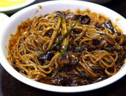 Jajangmyeon: Mie Khas Korea yang Menggugah Selera