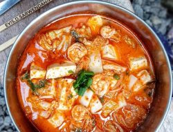 Sundubu Jjigae: Sup Tahu Pedas yang Hangatkan Jiwa