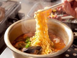 Ramyeon: Makanan Khas Korea yang Viral di Indonesia