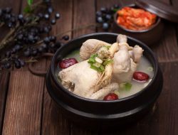 Samgyetang: Rahasia Hidangan Korea yang Menyegarkan dan Menyehatkan